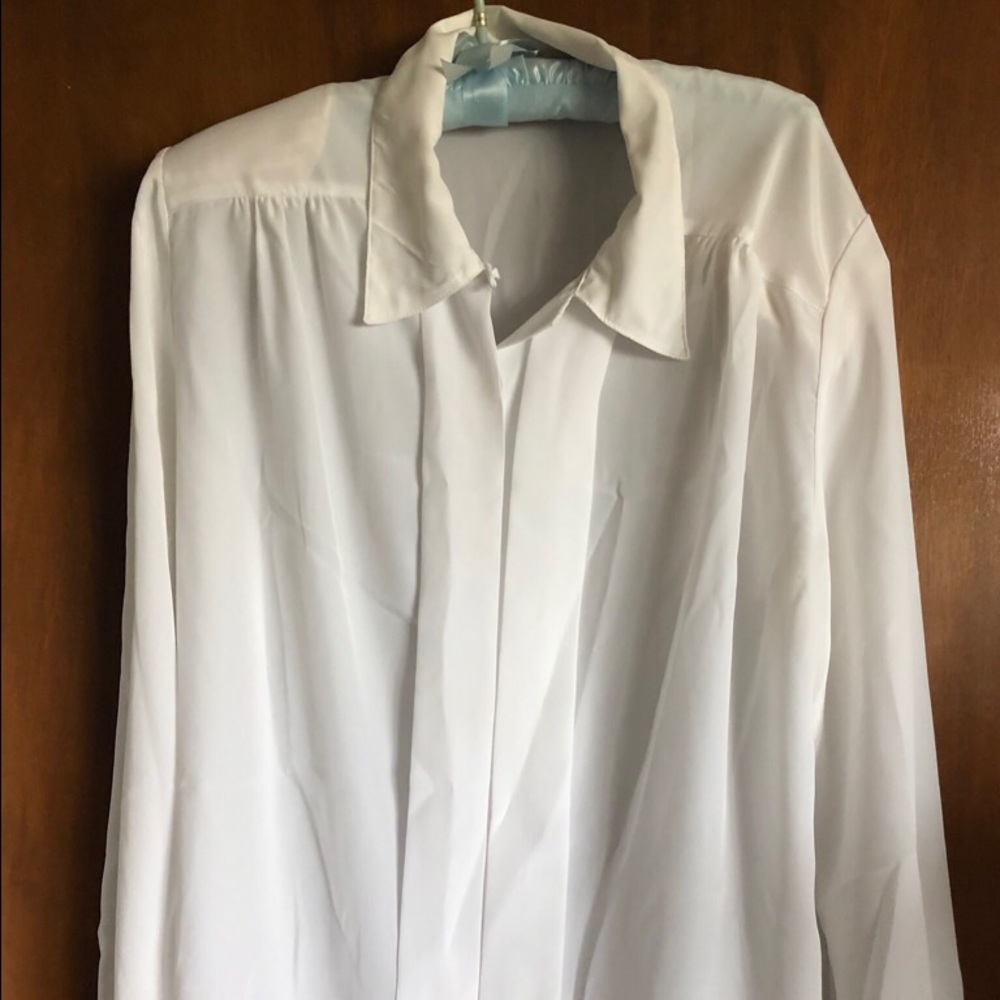 Long sleeved polyester white blouse
